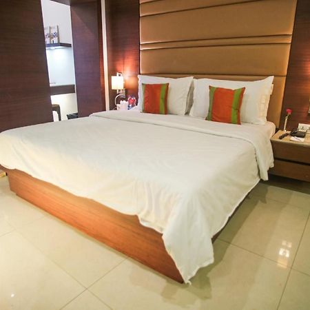 The Samilton Hotel Calcutta Eksteriør billede