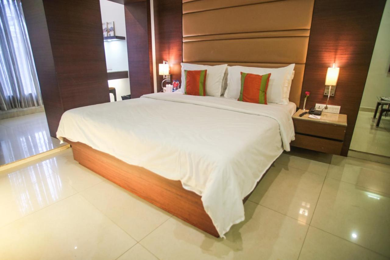 The Samilton Hotel Calcutta Eksteriør billede