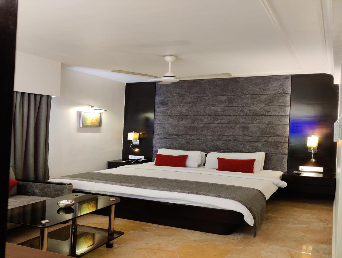 The Samilton Hotel Calcutta Eksteriør billede