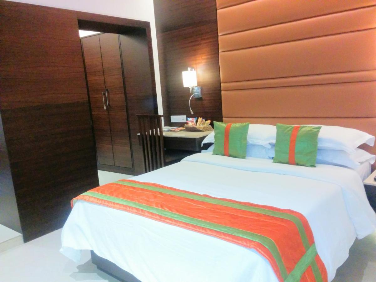 The Samilton Hotel Calcutta Eksteriør billede