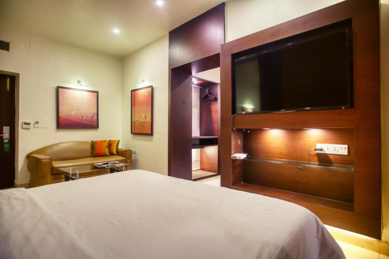 The Samilton Hotel Calcutta Eksteriør billede